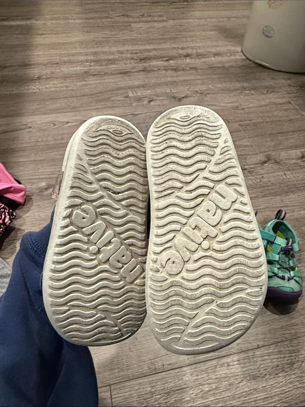 Girls Havana and Keen size 8